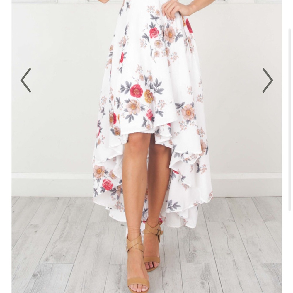 NWT SHOWPO OCEAN AVENUE DRESS IN WHITE
FLORAL, SIZE LARGE - Picture 9 of 12